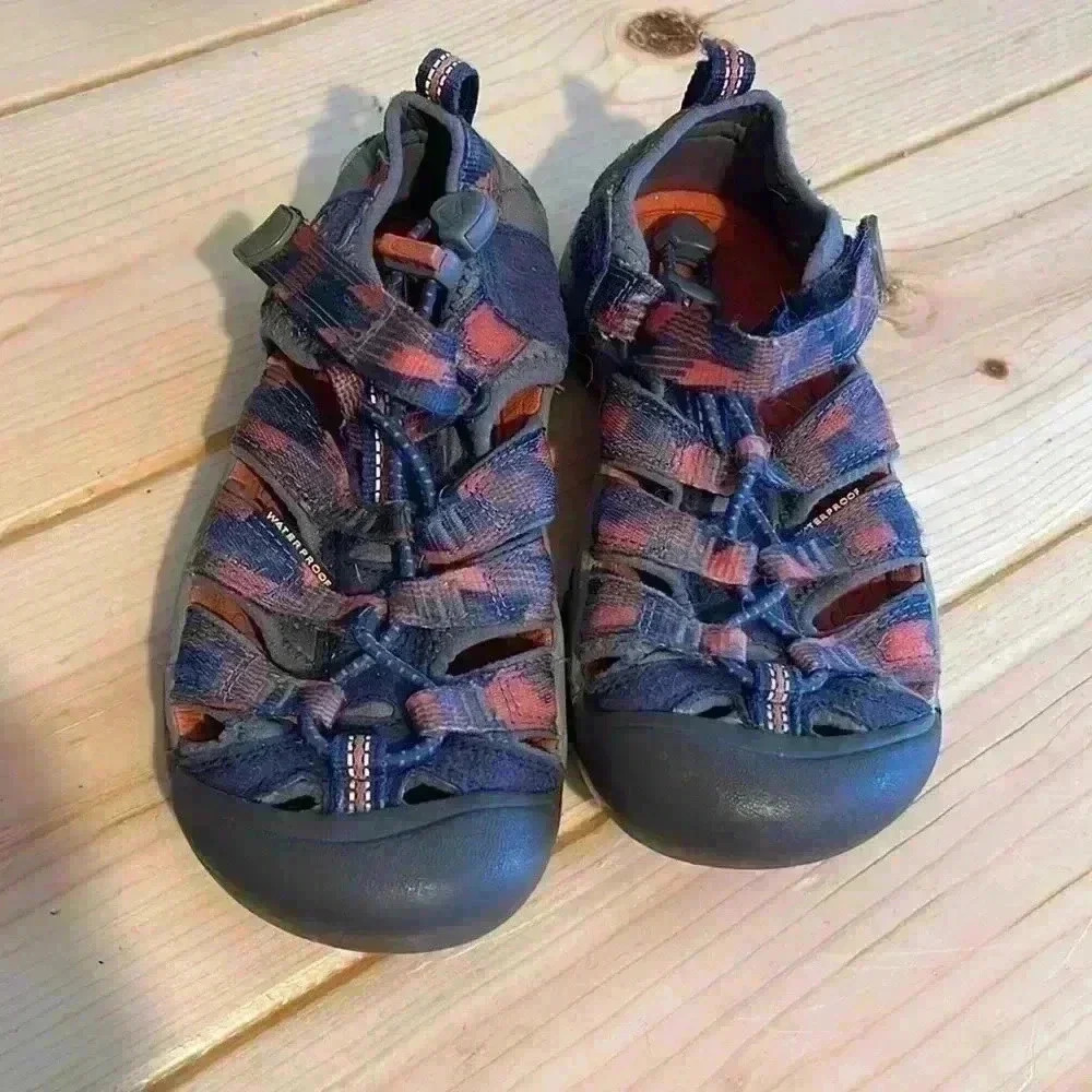 VGUC/GUC Kids Keens - Size 1